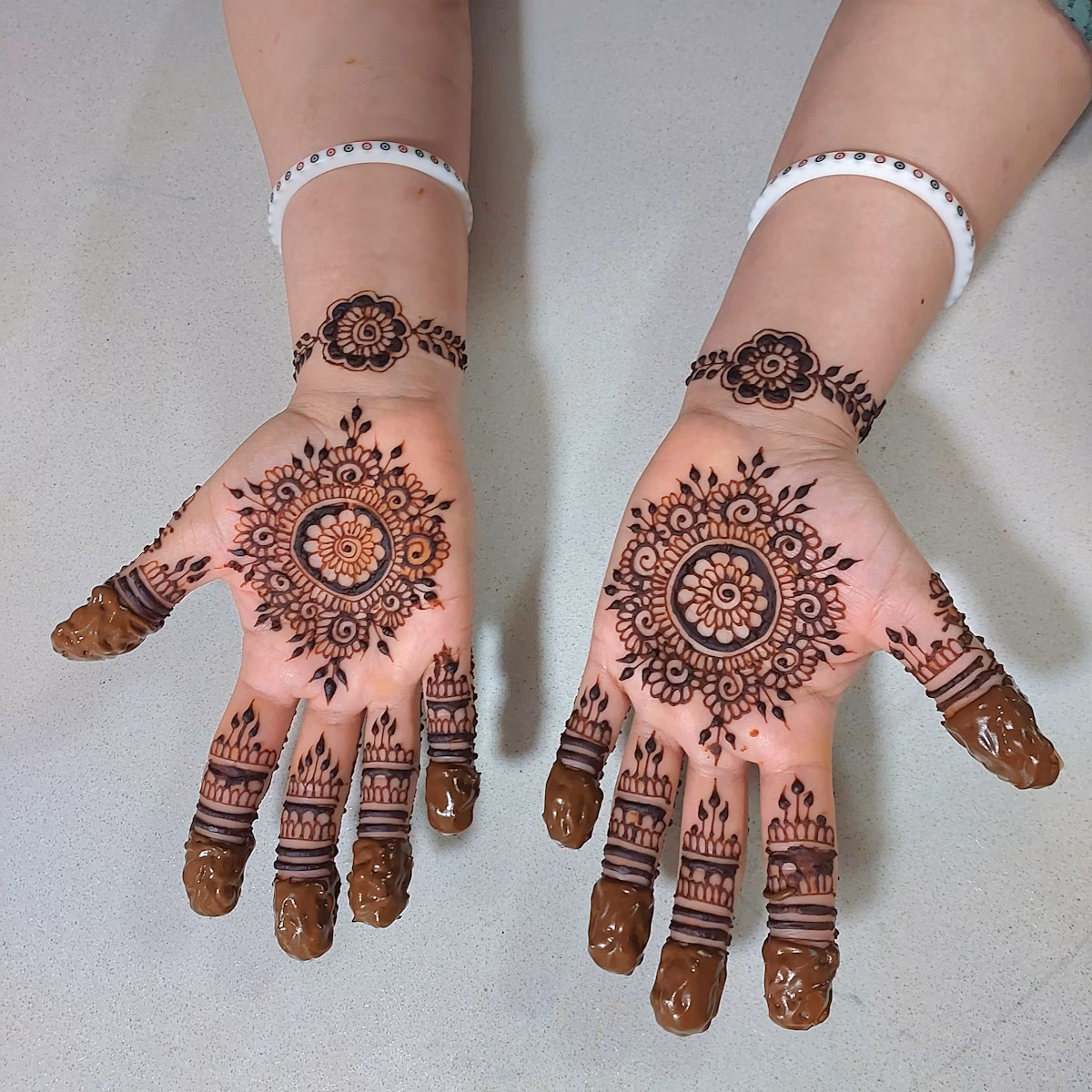 Semibridal Henna